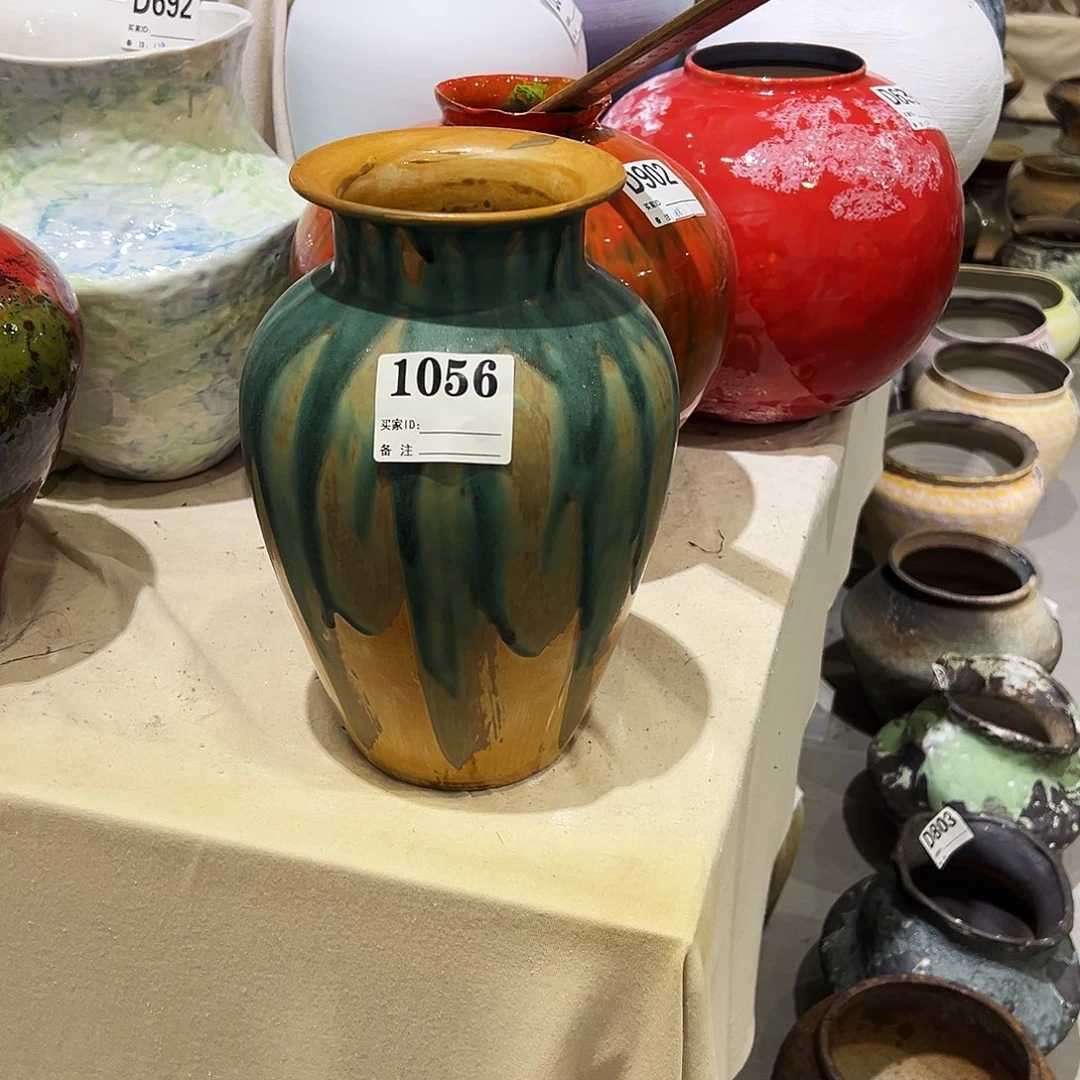 在***方瓶1056高26口8.5无孔