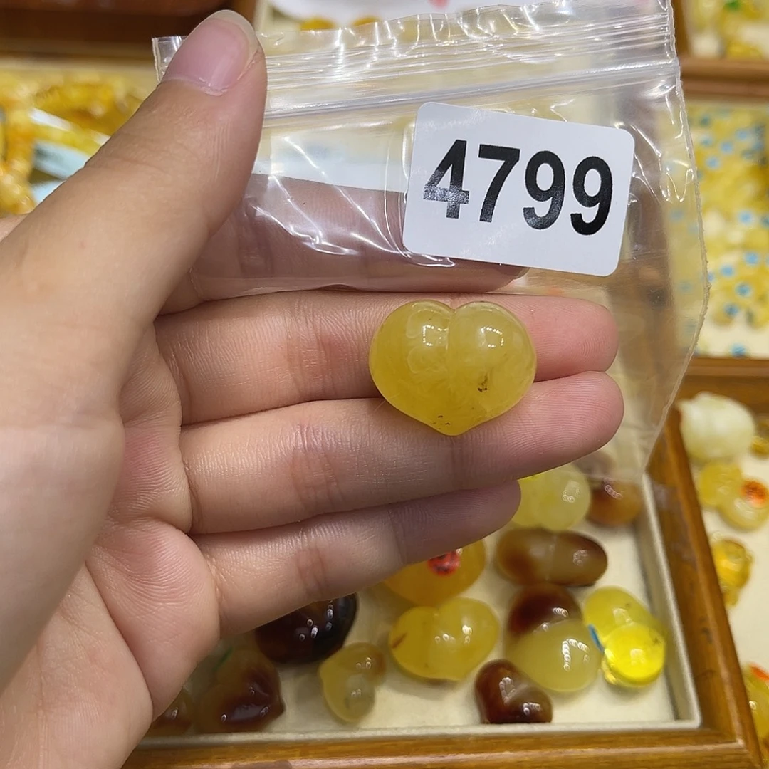 琥珀未镶嵌珠宝奇石