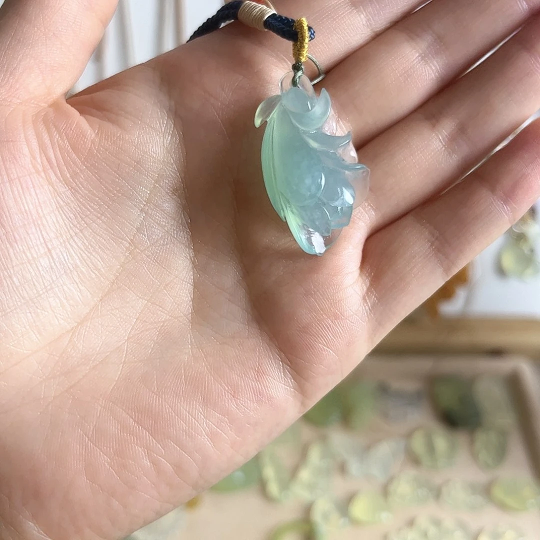 小***转蛇纹石玉合金颈饰岫玉精品吊坠项链