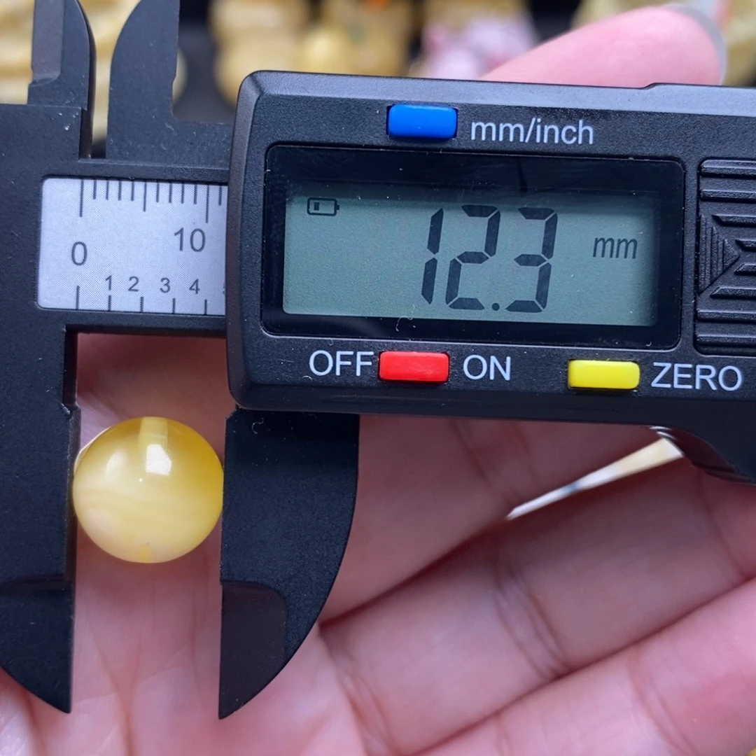 蜜蜡未镶嵌珠宝奇石