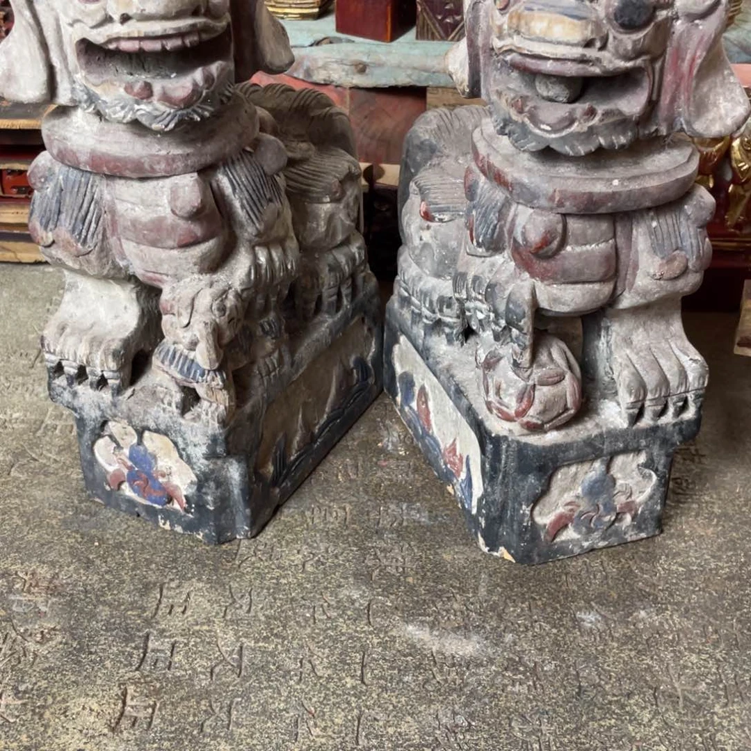 木z****0老木雕摆件狮子一对有裂纹