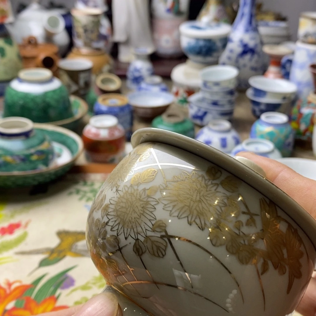 瓷片一直想买新鞋来着笑着