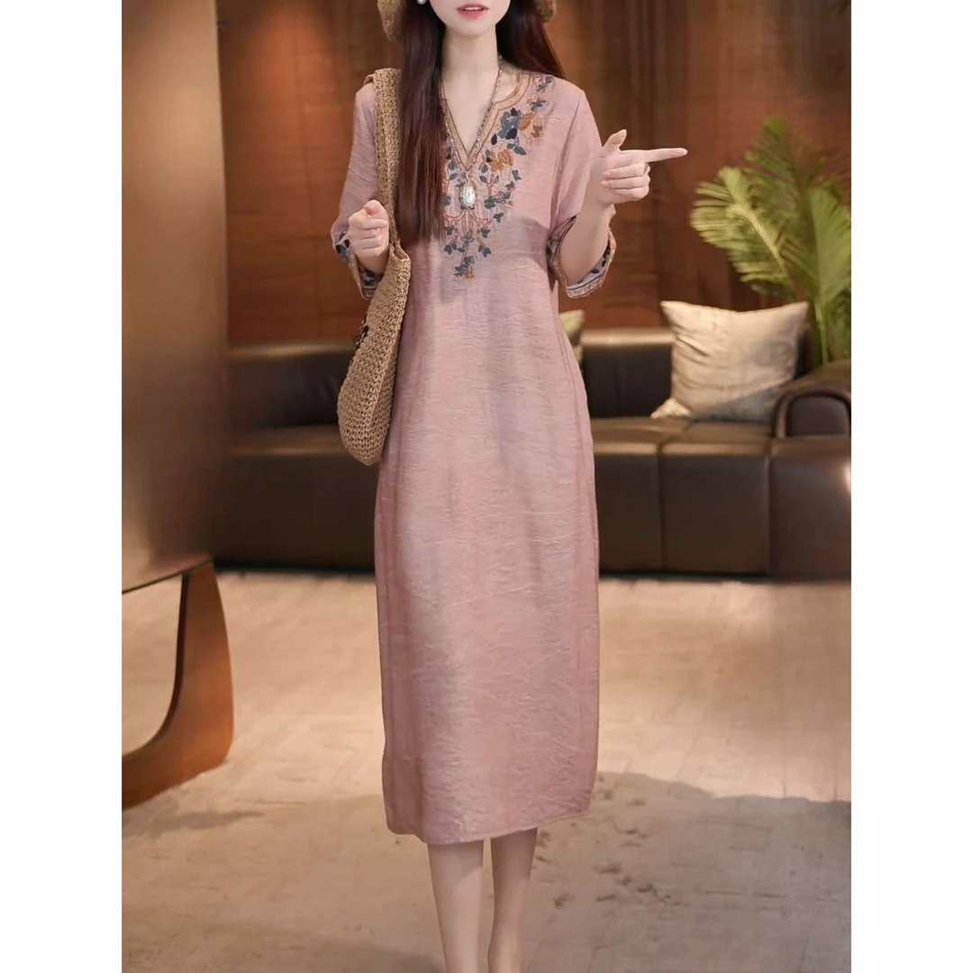 高档时尚气质重工刺绣大码连衣裙女2025春夏季新款宽松显瘦长裙子