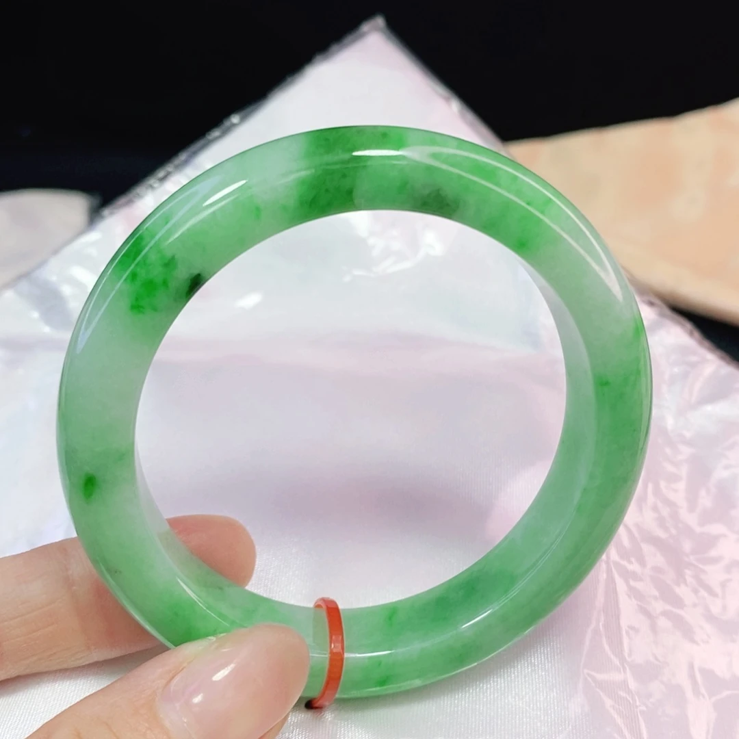 未镶嵌手镯翡翠?*秋55