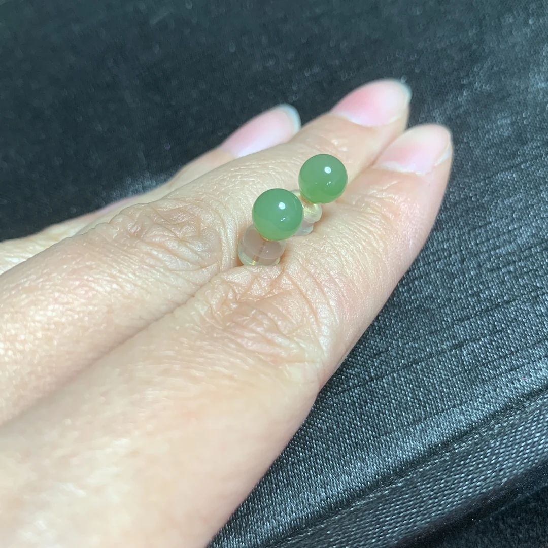 ［钰杰和田玉］和田玉碧玉阳绿/果绿圆珠18K金镶耳钉 6mm碧玉耳饰
