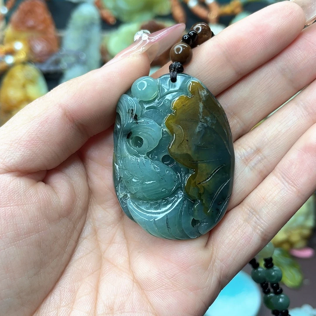 蛇纹石玉颈饰未镶嵌