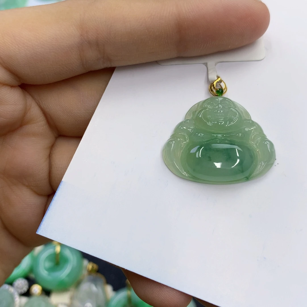 翡翠18K金镶嵌颈饰翡翠