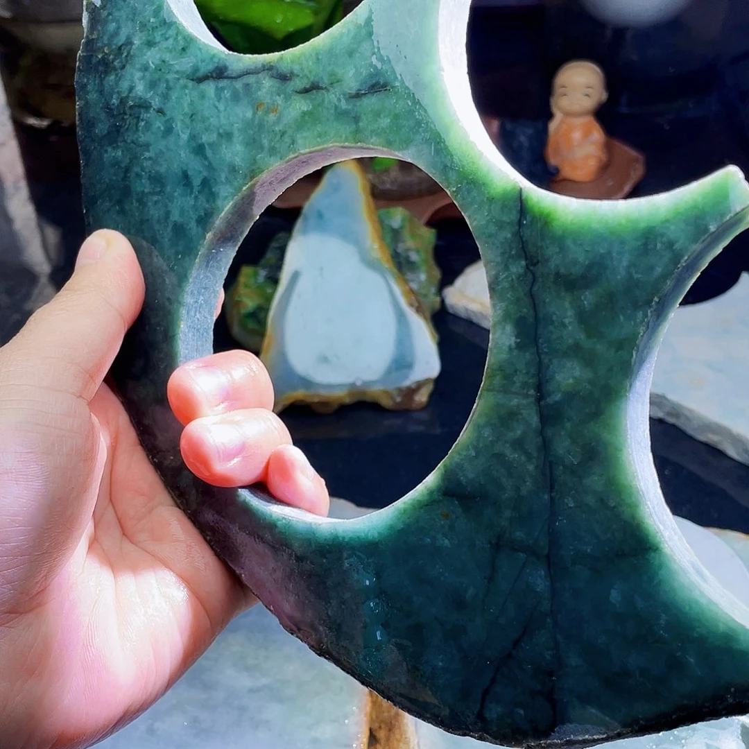 翡翠未镶嵌颈饰毛料9