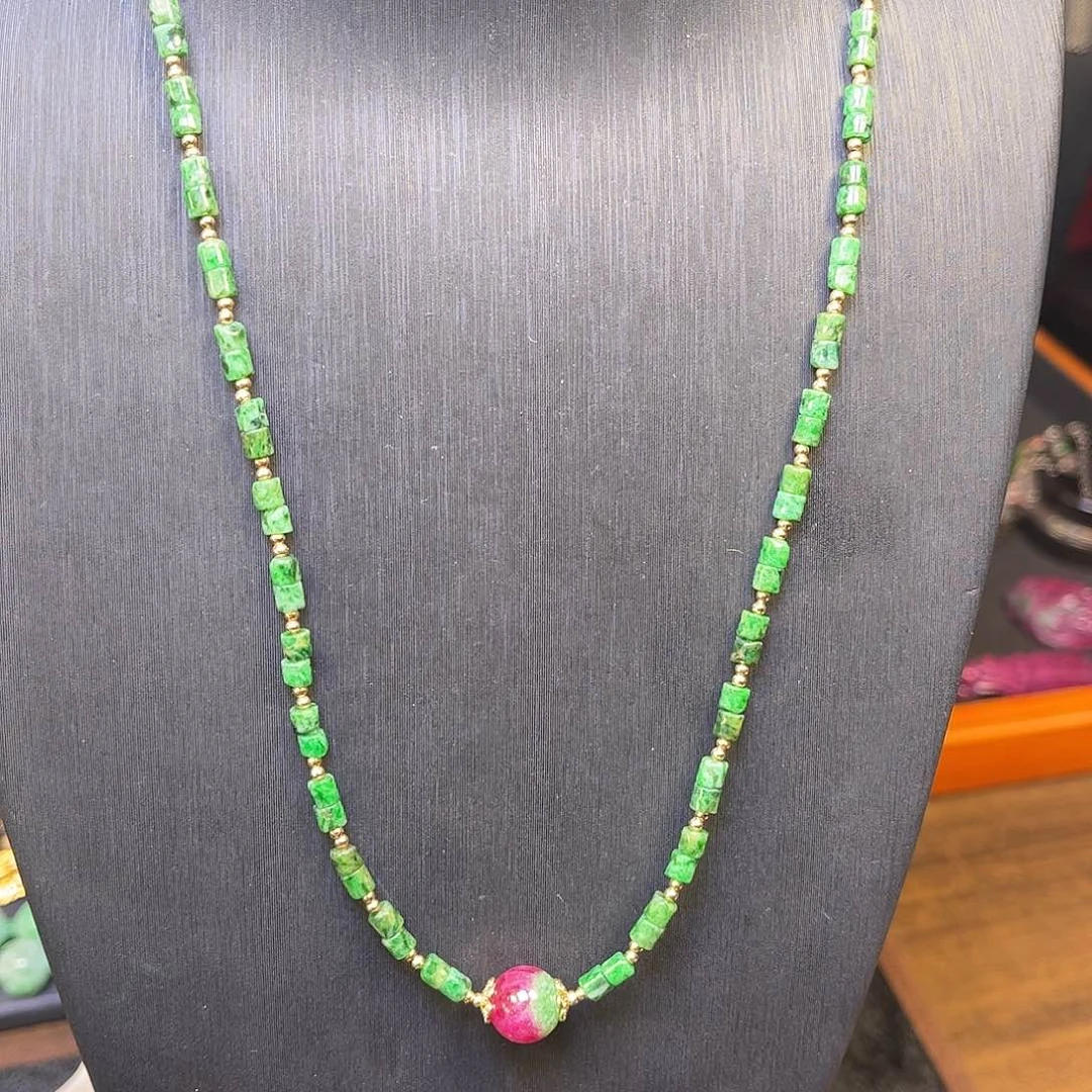 未镶嵌红宝石颈饰