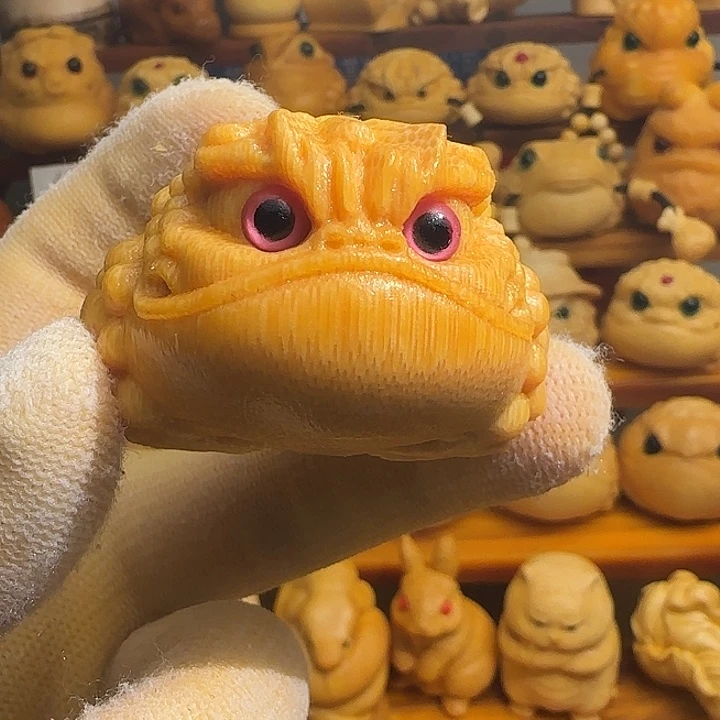 竹竹雕5.0粉眼恶霸蟾，送油刷子