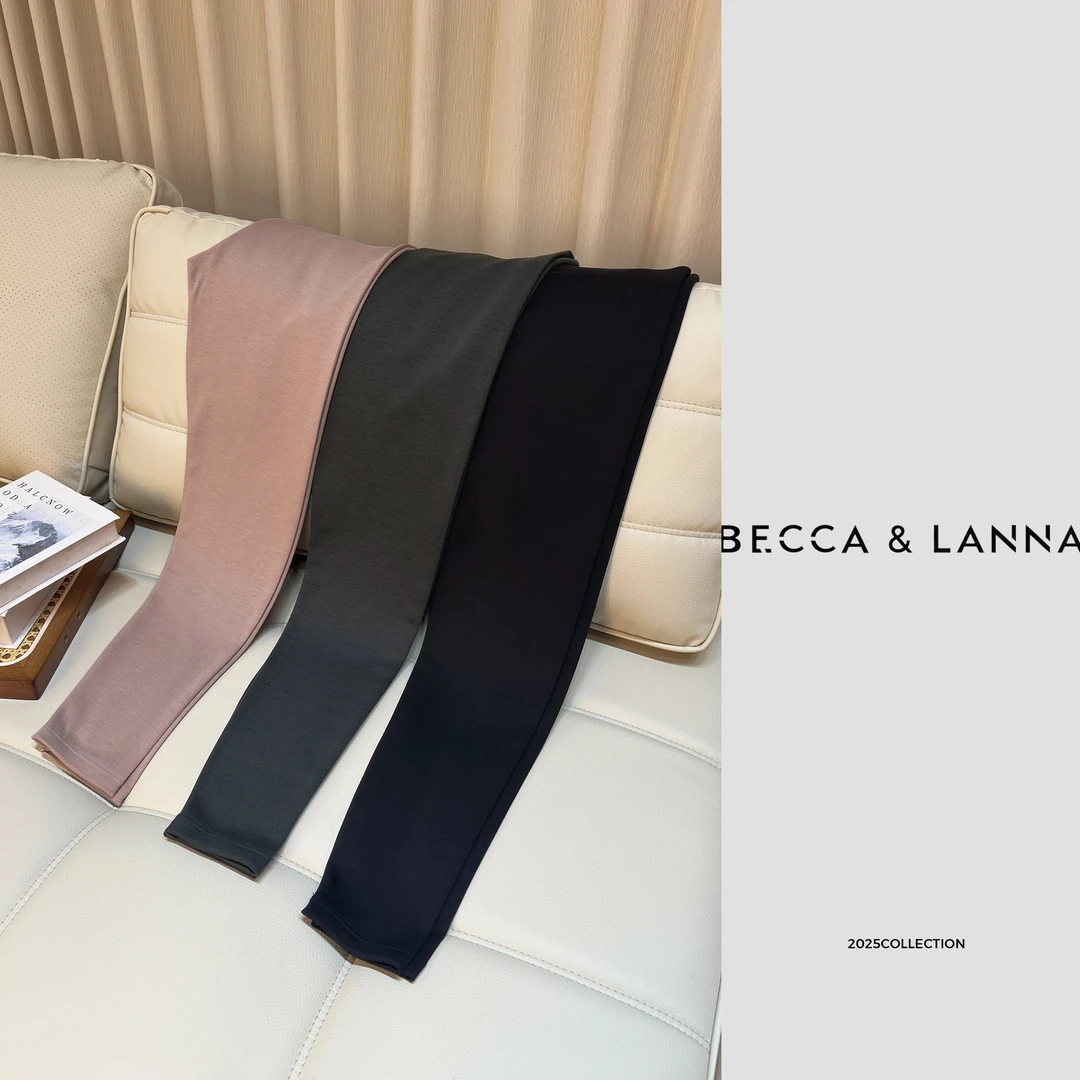 VAZDINA&CO/范思蒂娜D0259硬货哥女士四面弹亲肤云感柔软热暖绒裤