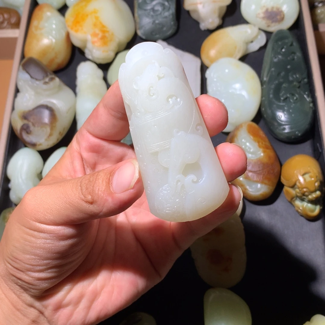 小***爸未镶嵌和田玉（糖玉）挂件