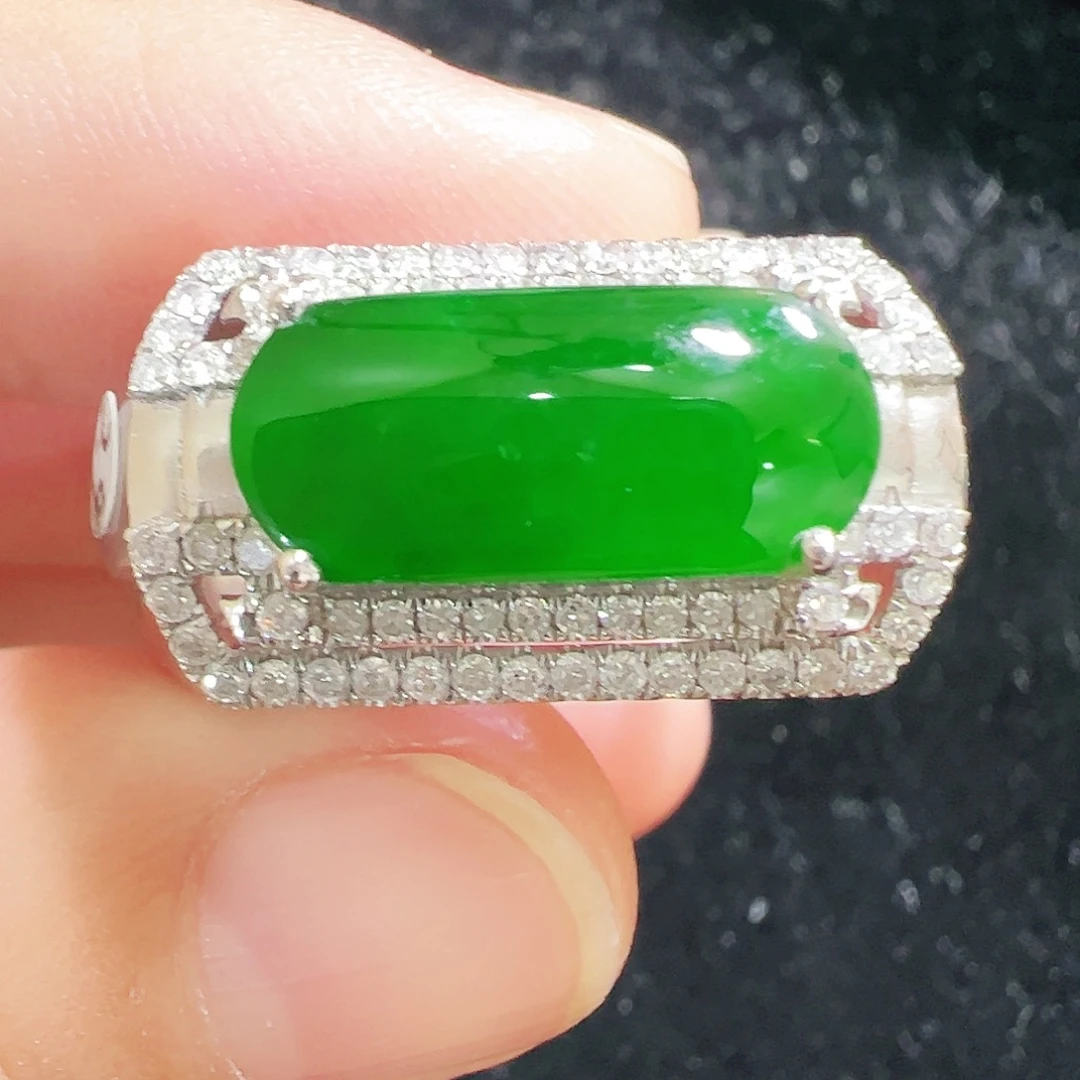 翡翠18K金镶嵌戒指