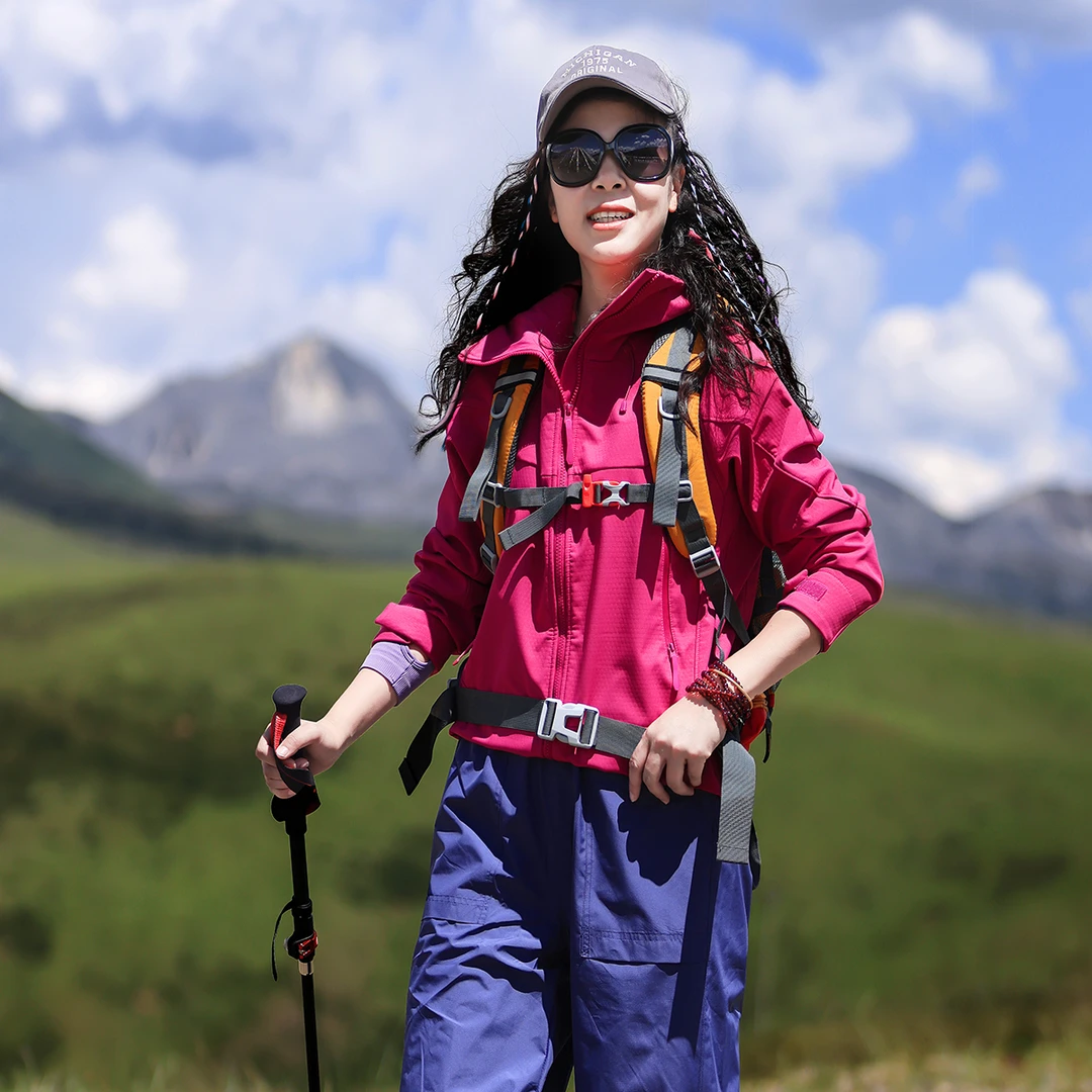 雪丘岛户外秋冬新款软壳衣防风防泼水登山旅行运动休闲透气外套女