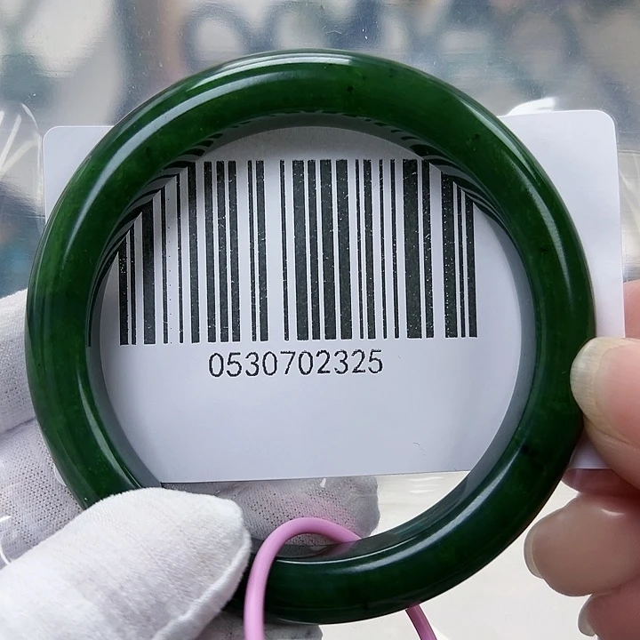 初***心和田玉未镶嵌手镯57