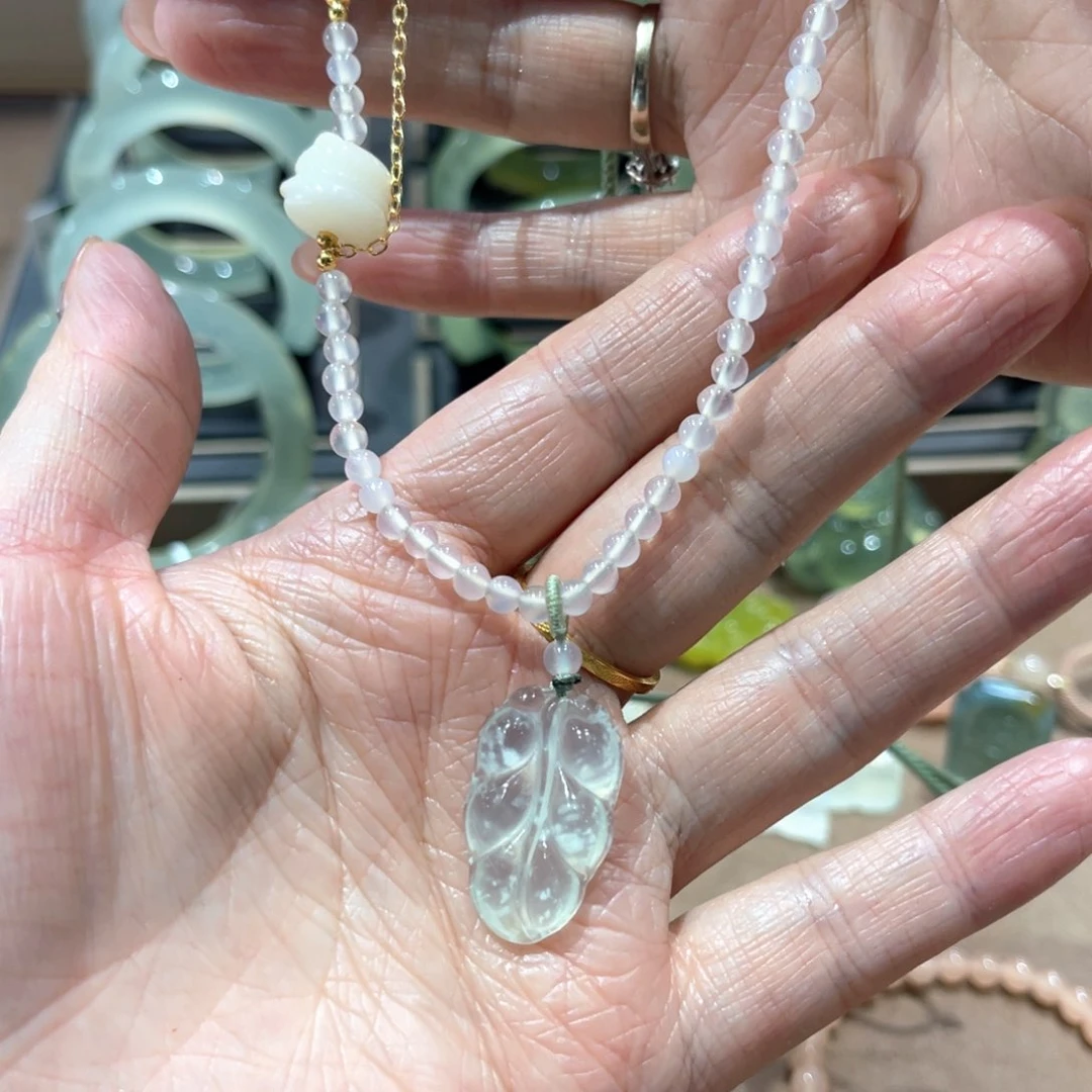 岫玉颈饰未镶嵌手镯