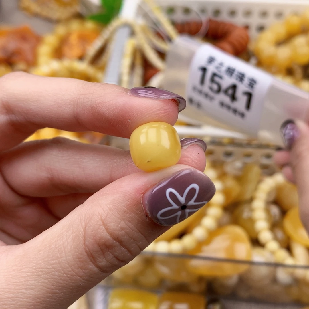 蜜蜡未镶嵌珠宝奇石11