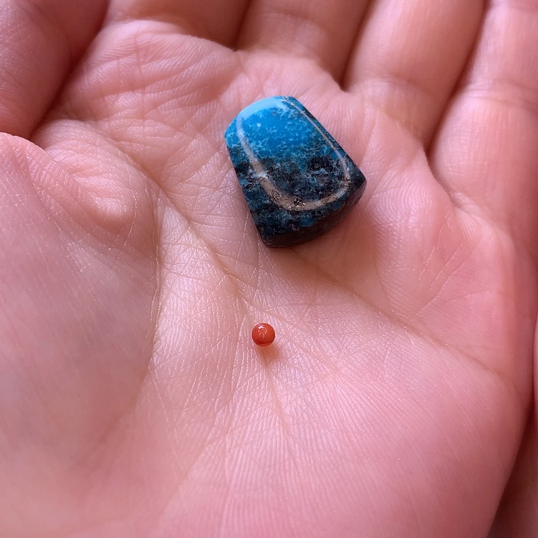 南红玛瑙未镶嵌珠宝奇石