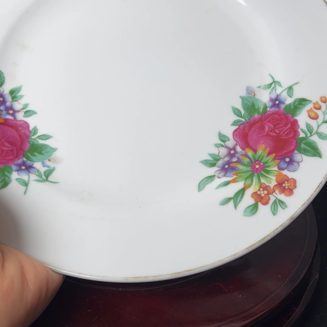 在***非景德镇陶瓷艺术品