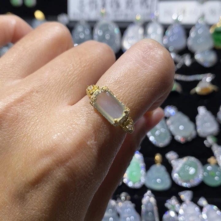 翡翠未镶嵌戒指戒指