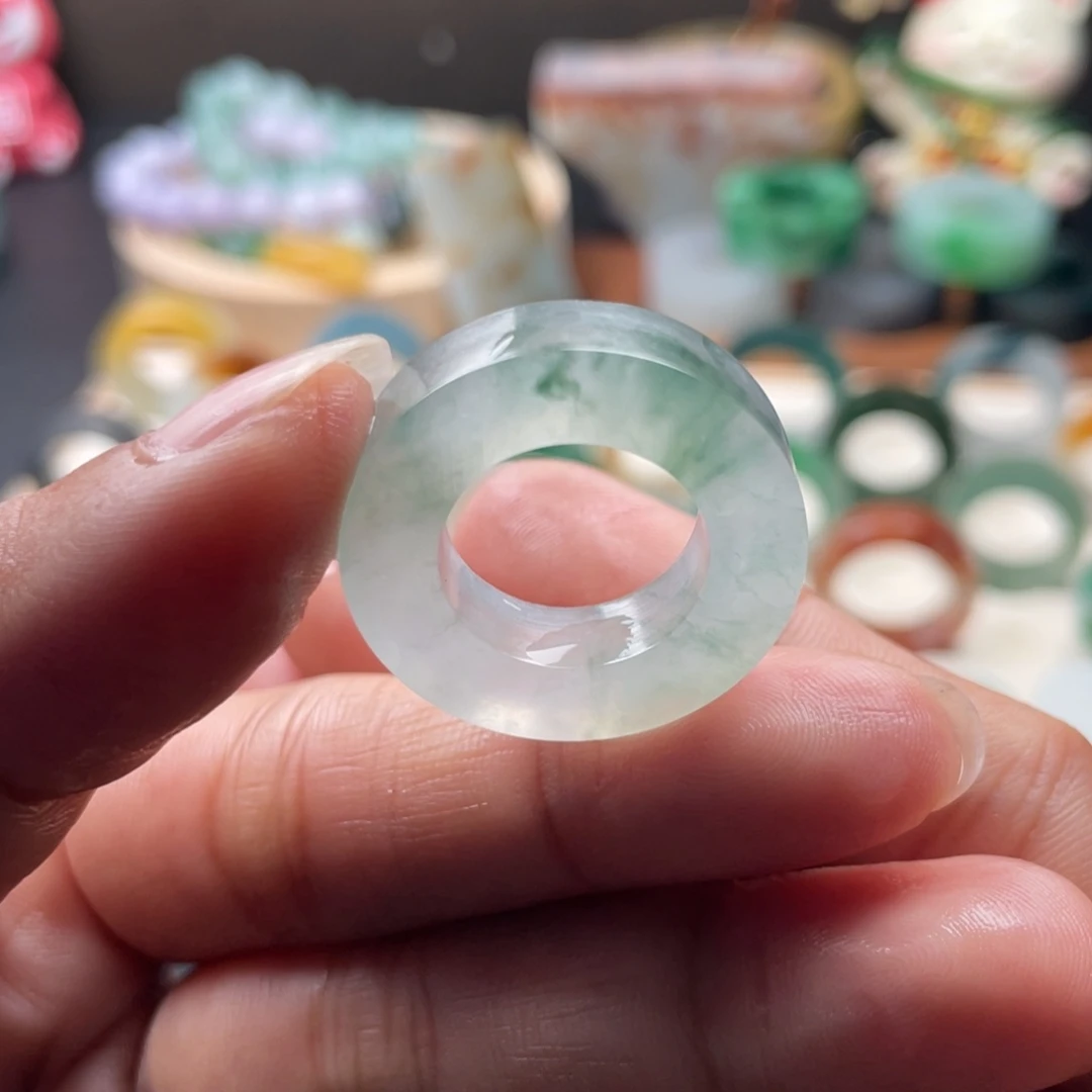 定制翡翠未镶嵌冰飘绿