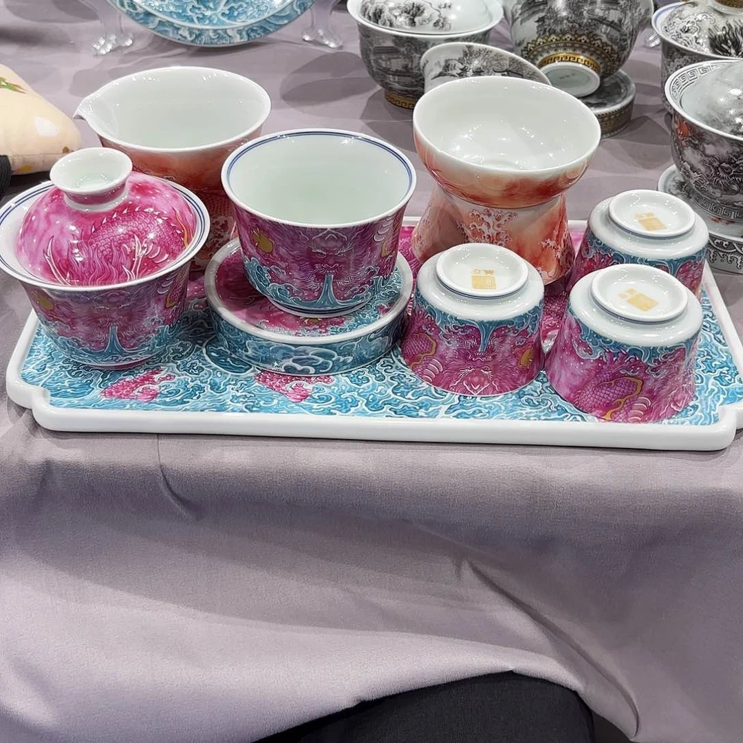 瓷片众****间景德镇瓷器艺术