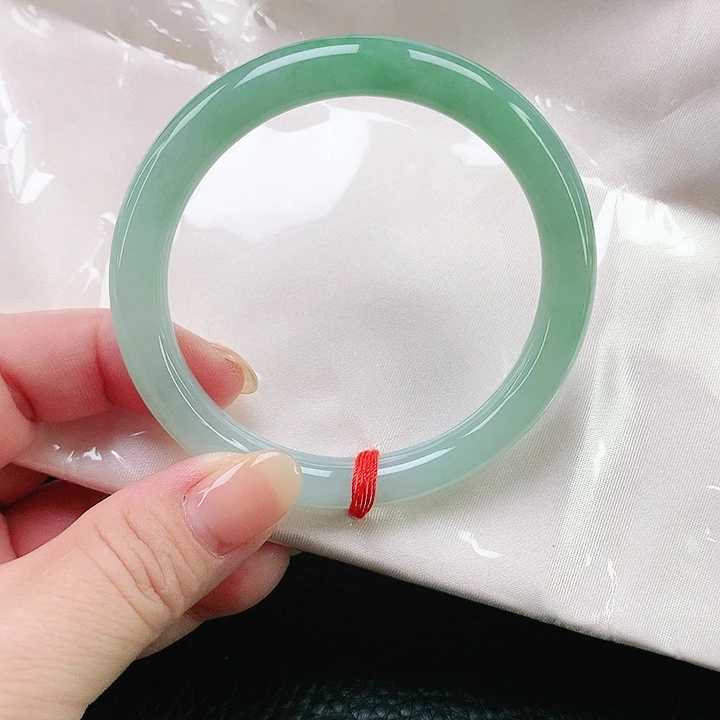 翡翠手镯未镶嵌榴***狸翡翠138