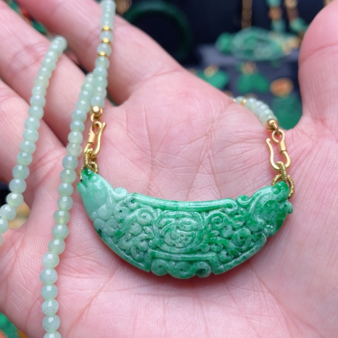 翡翠未镶嵌颈饰翡翠