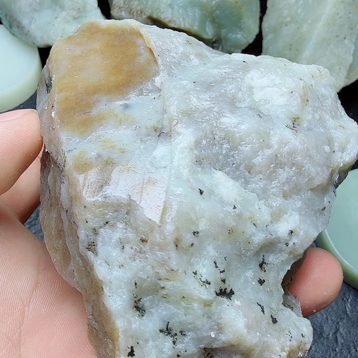 未镶嵌和田玉（糖玉）珠宝奇石