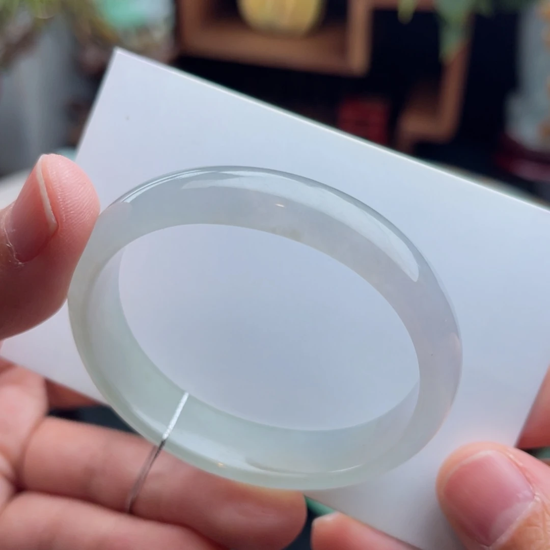 未镶嵌手镯（贵妃镯）翡翠