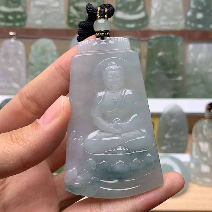 心***成翡翠未镶嵌颈饰大日