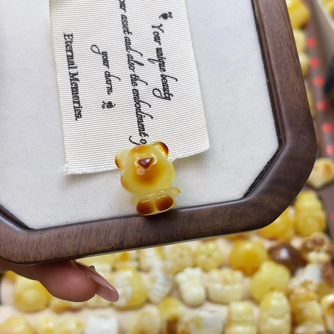 琥珀未镶嵌珠宝奇石