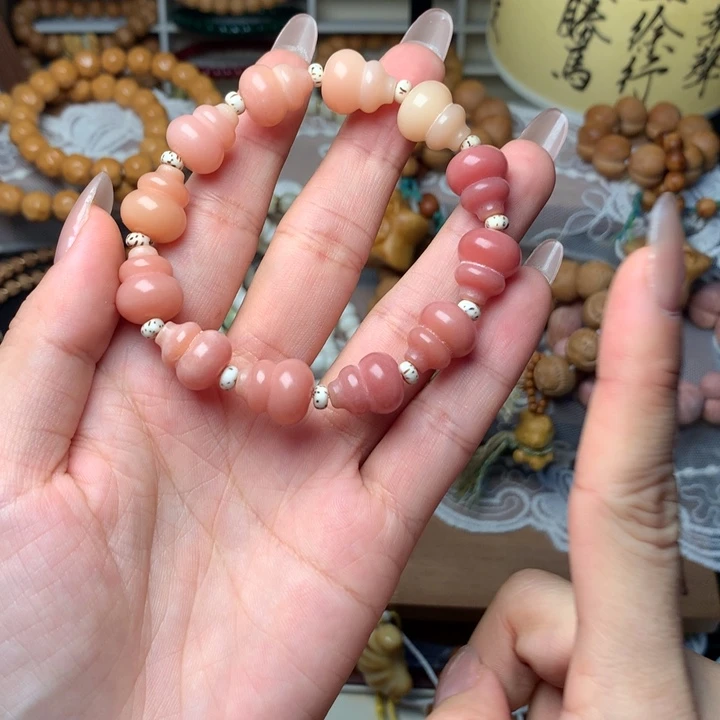 猴头核桃吊坠粉色手串