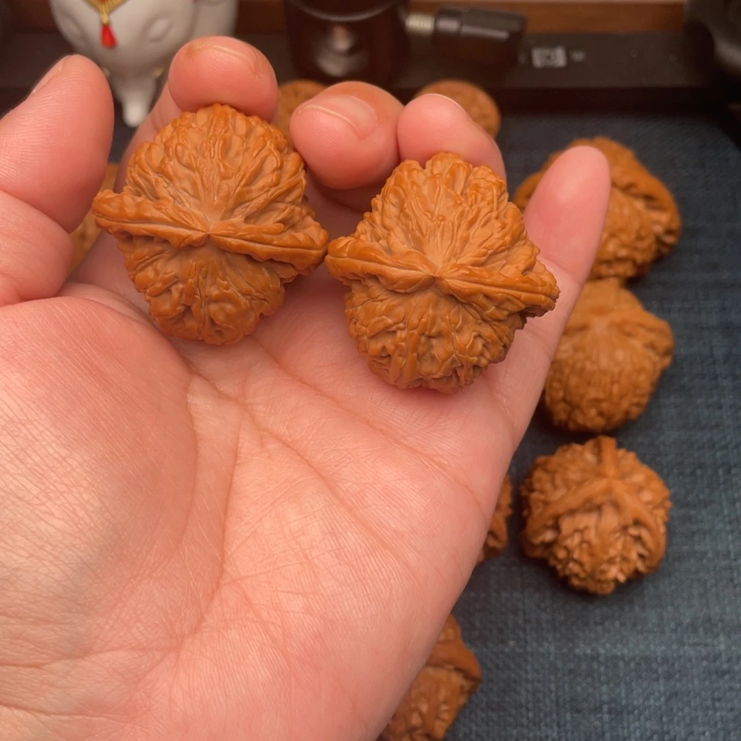 把件文玩核桃全品红皮白狮子39