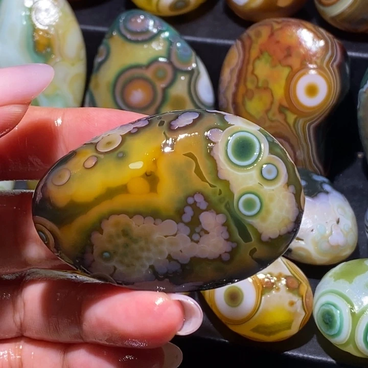 玛瑙/玉髓未镶嵌珠宝奇石30