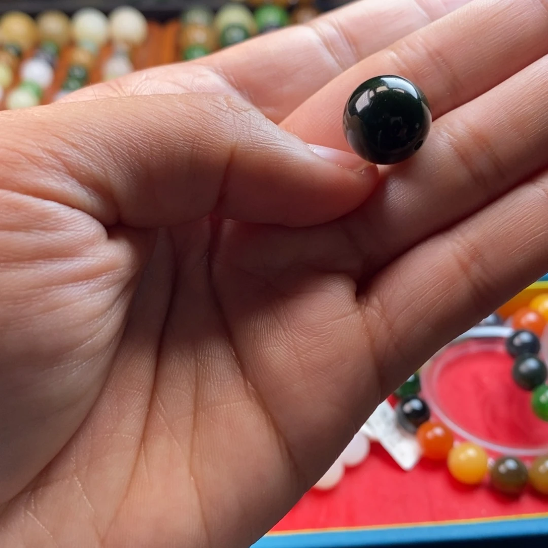 和田玉未镶嵌珠宝奇石卡14红皮菠菜绿y