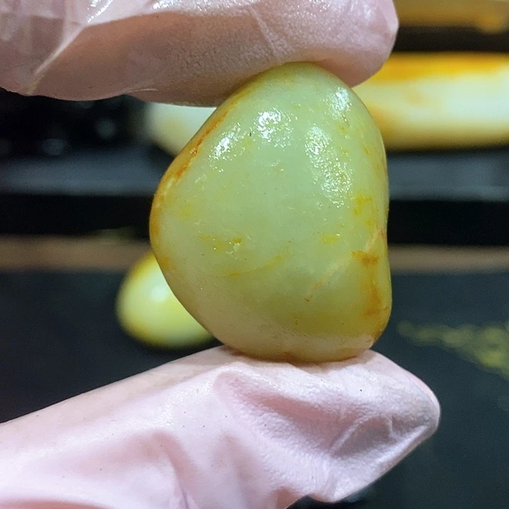 未镶嵌和田玉（糖玉）挂件