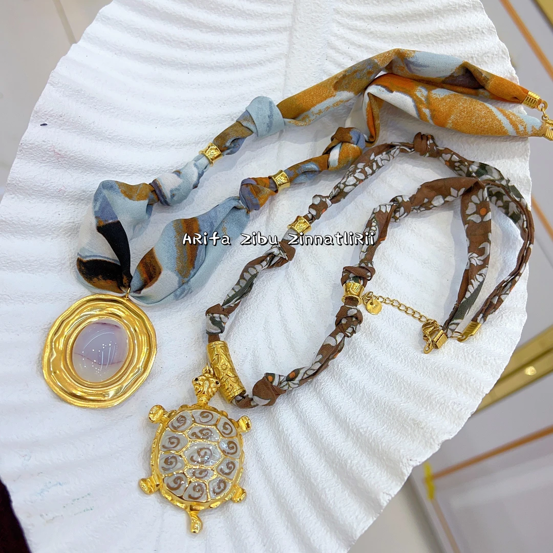 钛钢布艺项链 新款时尚大方百搭气质个性项链吊坠法式轻奢手工