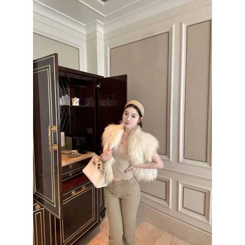 一只雪雪【绢羽笔尖】新款初秋气质温柔高级感名媛无袖貉子毛皮草