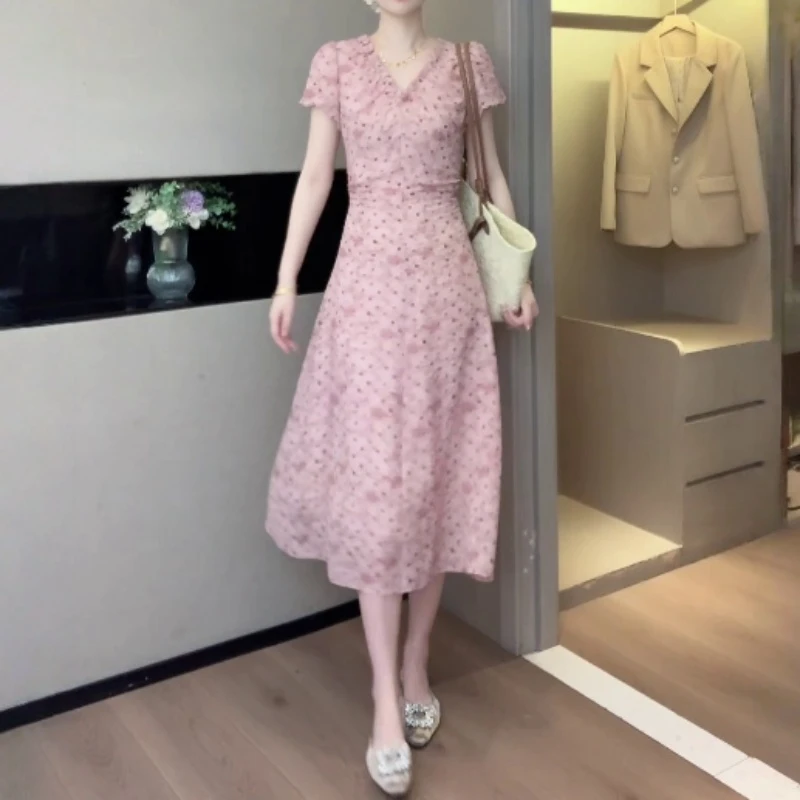 海边度假风粉色波点连衣裙2025夏季气质名媛独特漂亮法式掐腰长裙
