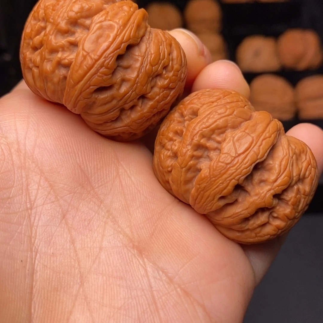 文玩核桃把件秦岭野生核桃