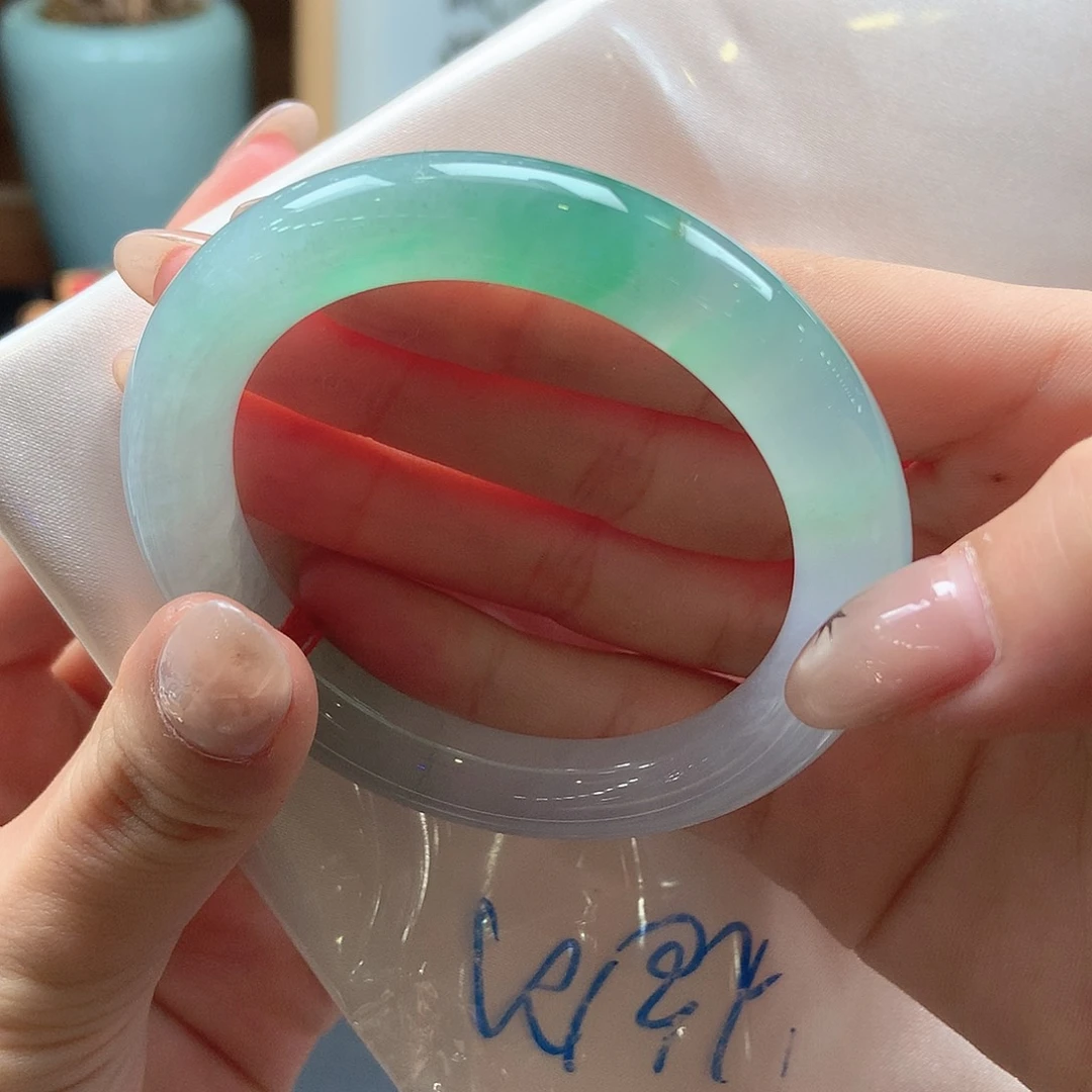 翡翠未镶嵌手镯冰绿半山包容66号