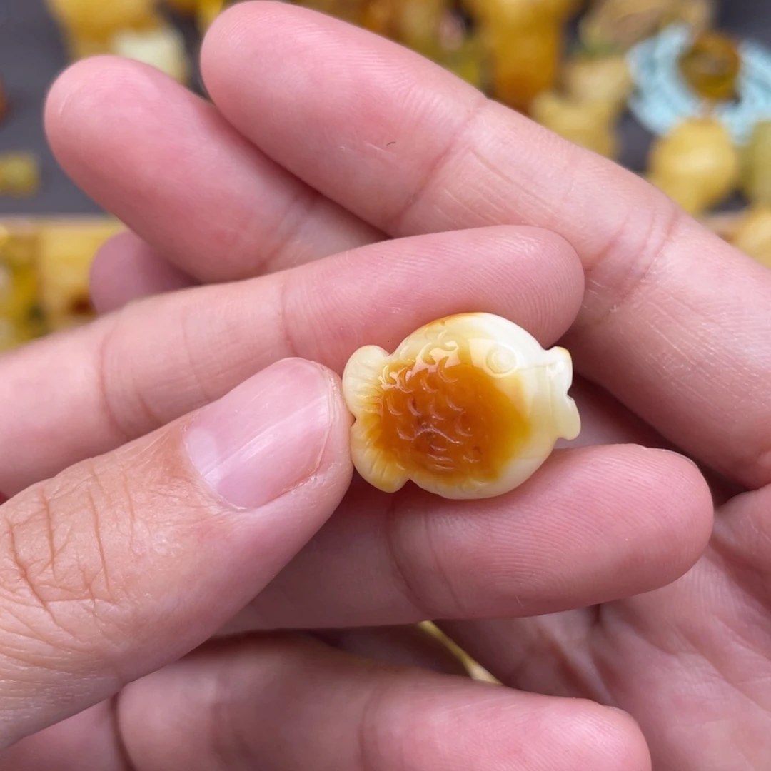 裸石琥珀未镶嵌蜜蜡