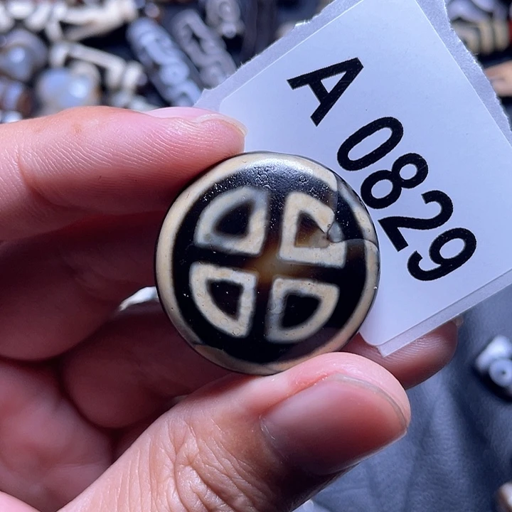 玛瑙/玉髓颈饰未镶嵌 瑕疵