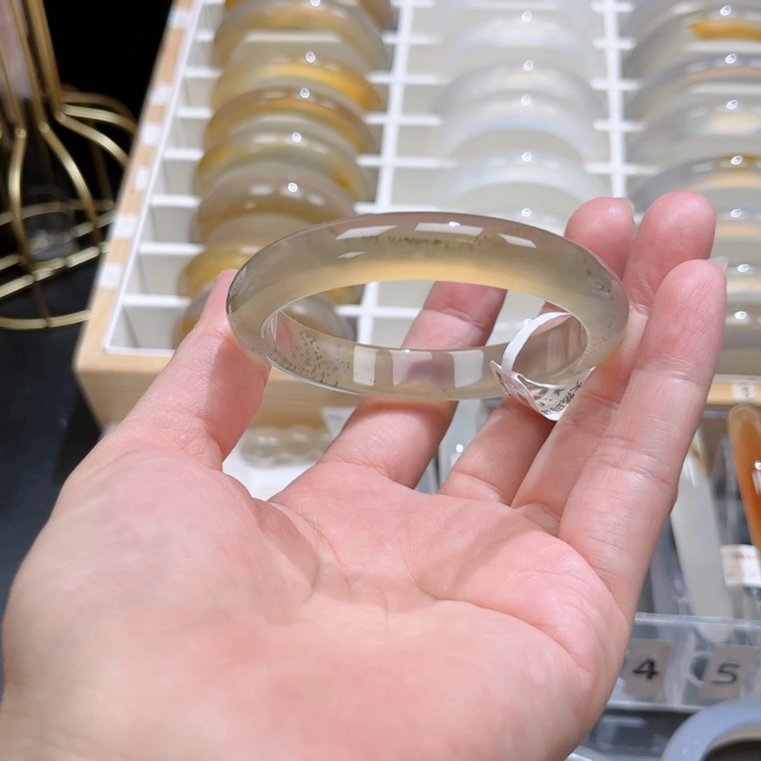 玛瑙/玉髓手镯未镶嵌6180