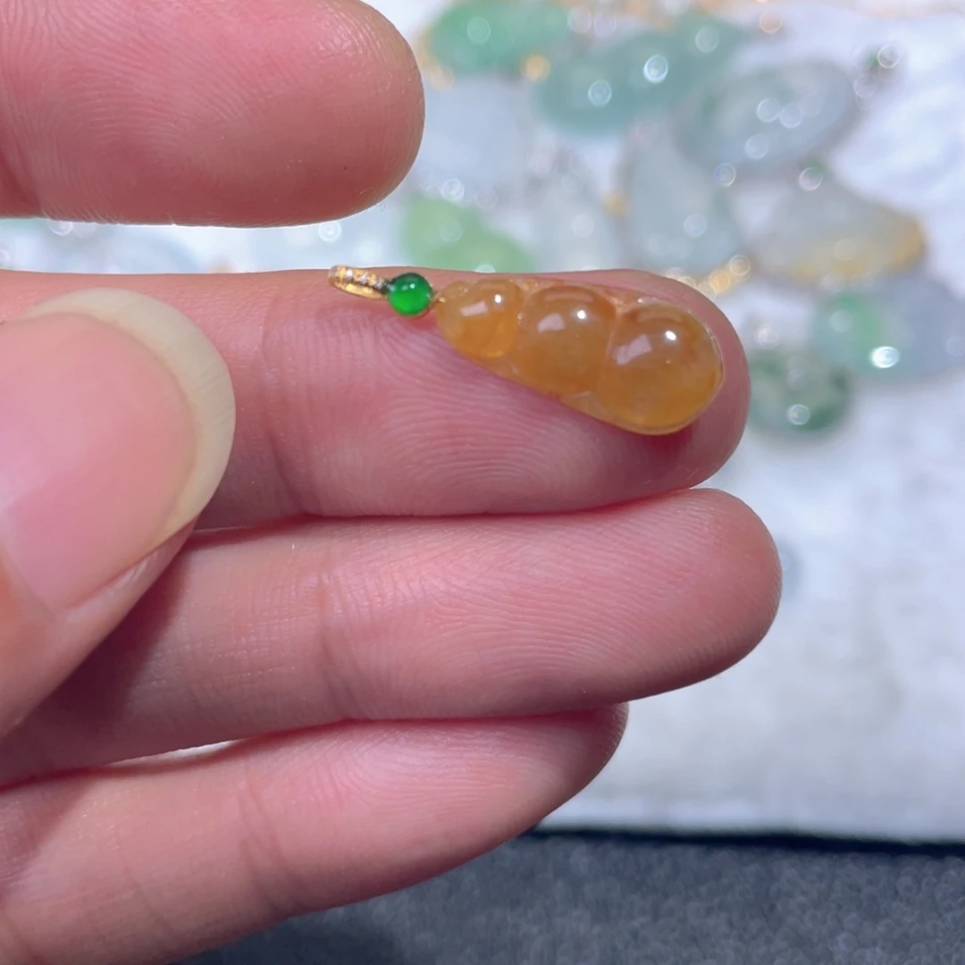 颈饰18K金镶嵌翡翠翡翠