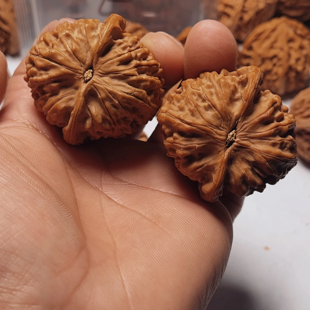 用***2吊坠文玩核桃金麒麟