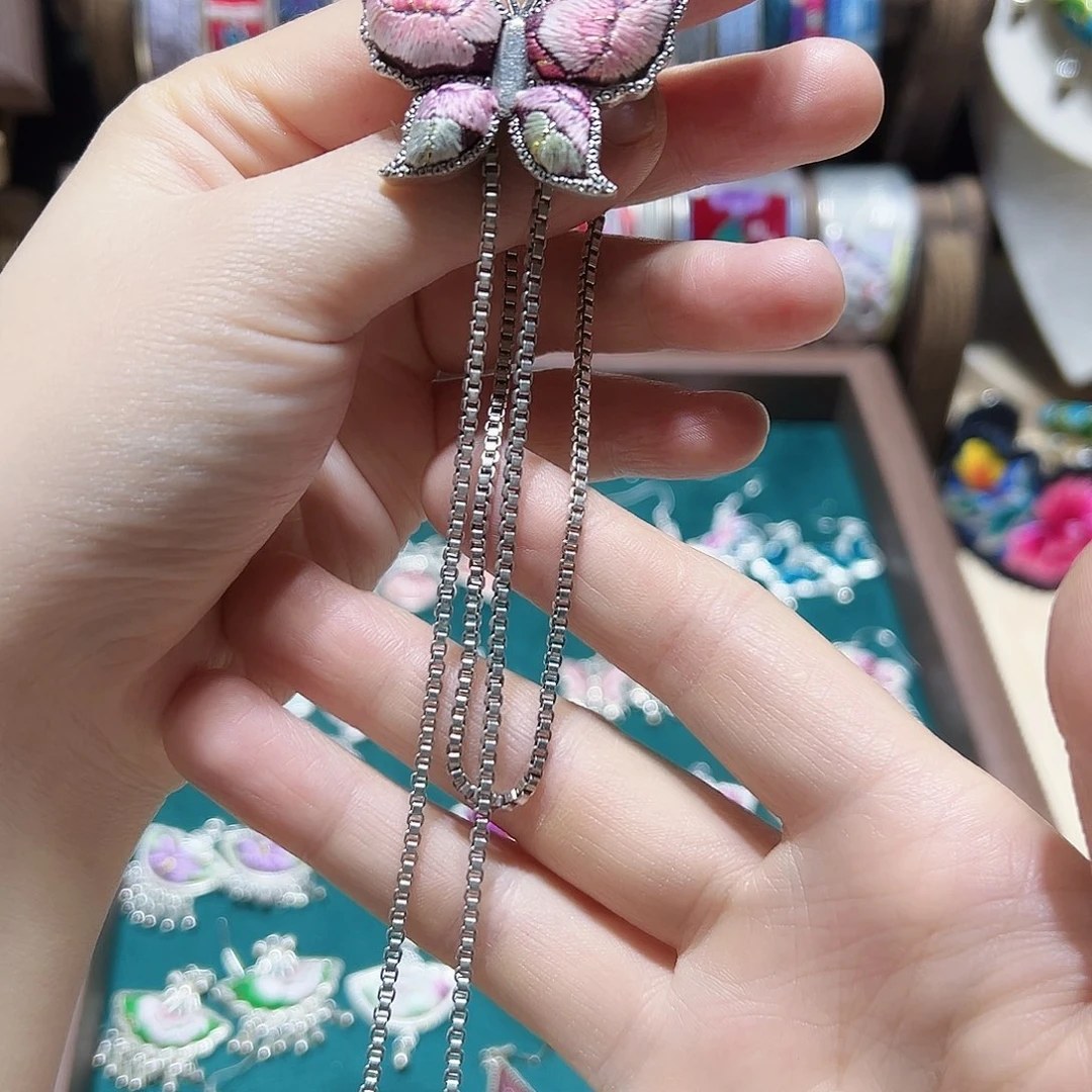 织绣手工富苗银项链