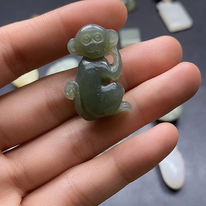 颈饰未镶嵌和田玉