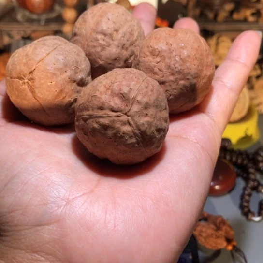 橄榄核吊坠三瓣金刚4颗